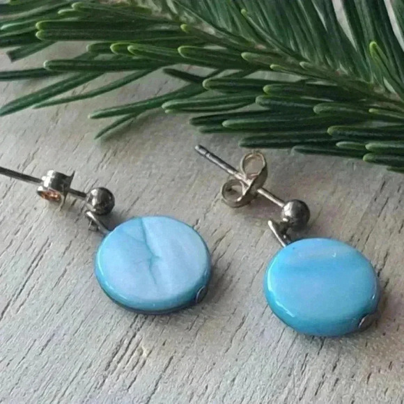 925 Sterling  Silver And Mother Of Pearl Post Earrings - Picture 4 of 5